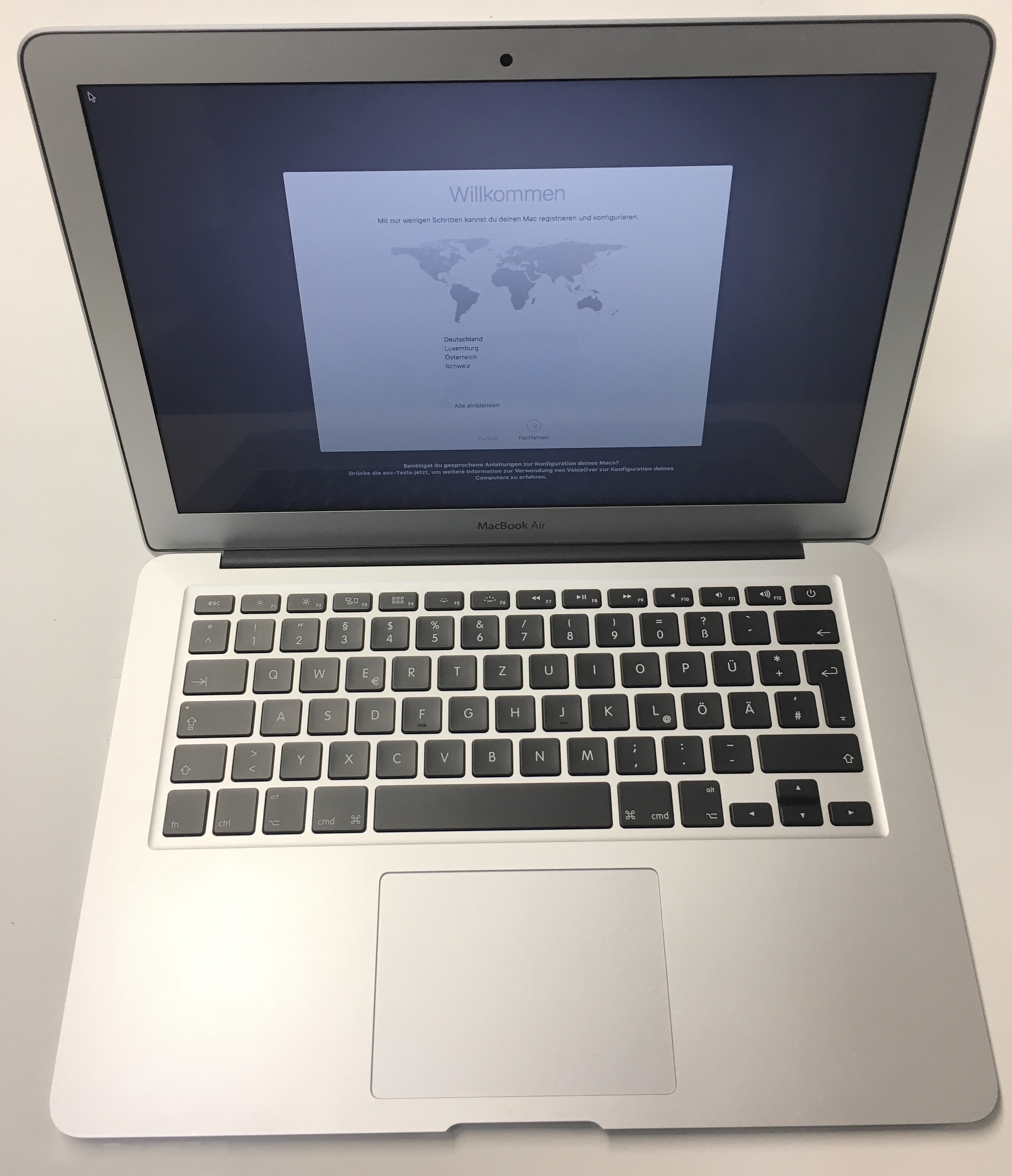 MacBook Air 13" Early 2014 (Refurbished) 1.4 GHz Intel Core i5 / 4 GB