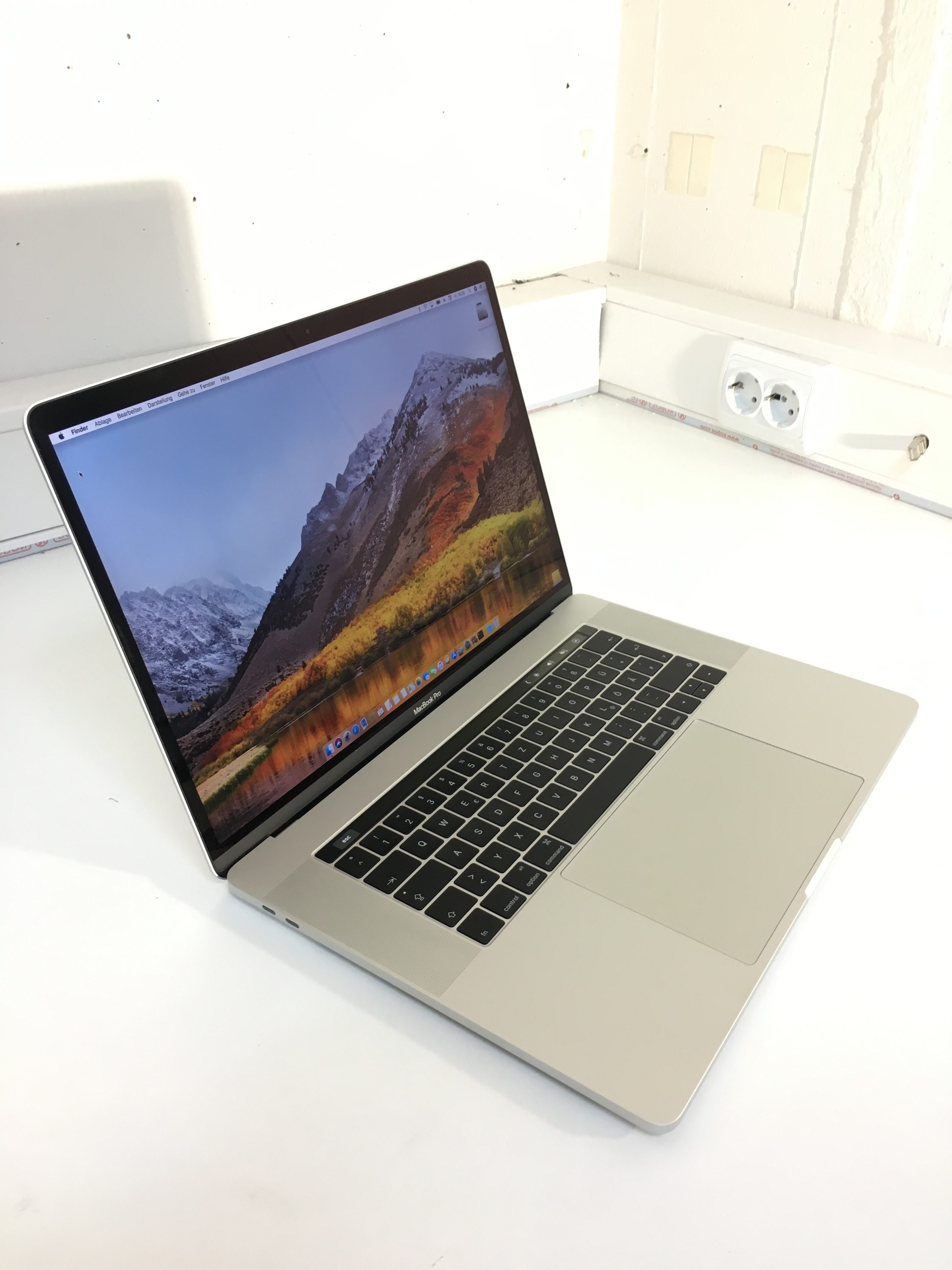 2016 macbook pro 15 inch